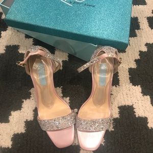 Petal Pink size 8.5 Betsy’s Johnson Blue